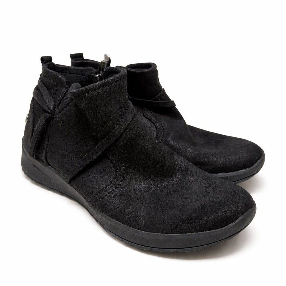 Bzees Gusto Womens Black Ankle Boots Size 7M Comfort Side Zip Lightweight Casual